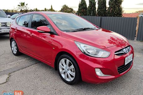 2013 Hyundai Accent Hatch