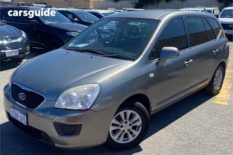 Grey 2012 Kia Rondo Wagon Si