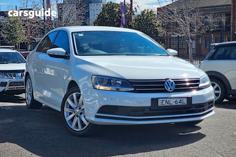 White 2015 Volkswagen Jetta Sedan 118TSI COMFORTLINE F