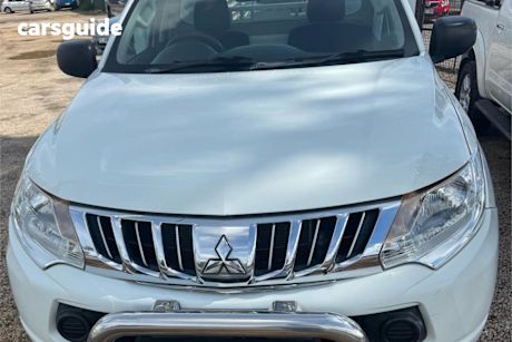 White 2015 Mitsubishi Triton Cab Chassis Glx