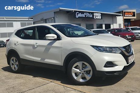 White 2018 Nissan Qashqai SUV ST F