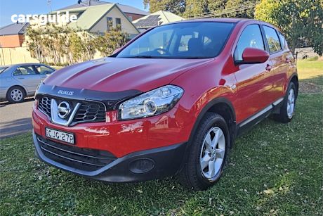 Red 2012 Nissan Dualis Wagon St (4X2)