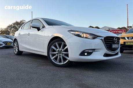 White 2018 Mazda 3 Hatchback Maxx Sport