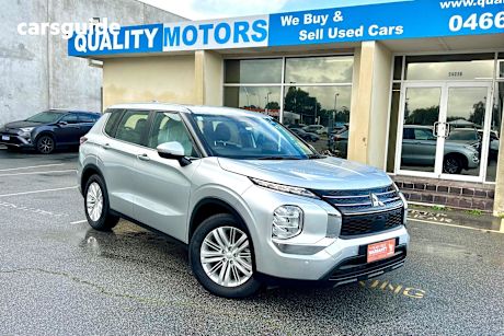 Silver 2022 Mitsubishi Outlander SUV ES F