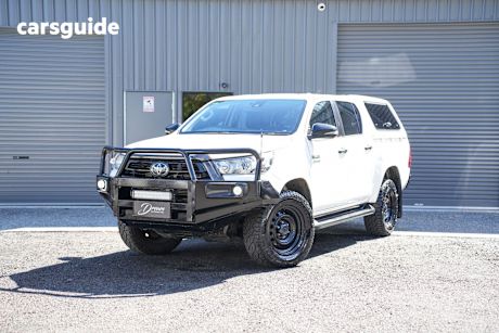 White 2021 Toyota Hilux Double Cab Pick Up Sr (4X4)