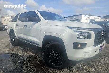 White 2024 Mitsubishi Triton Ute Tray GLX-R 4X4