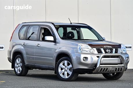 Silver 2009 Nissan X-Trail SUV TL 4X4
