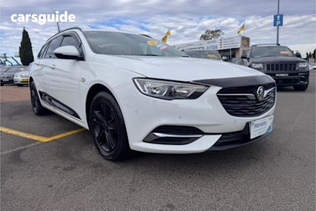 White 2018 Holden Commodore SUV LT F
