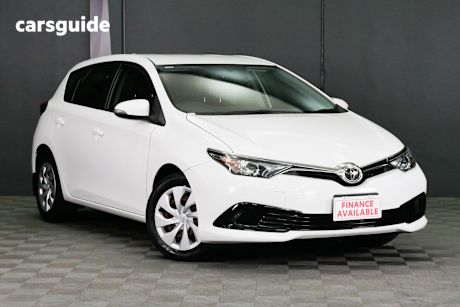 White 2018 Toyota Corolla Hatchback Ascent