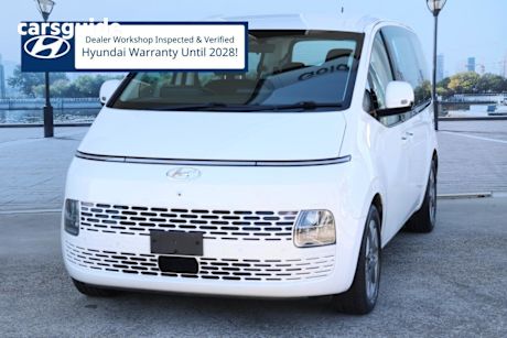 White 2023 Hyundai Staria Wagon
