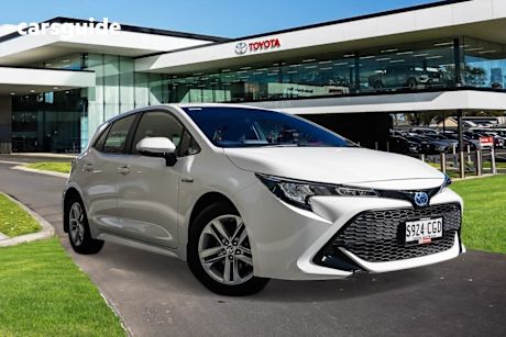 White 2020 Toyota Corolla Hatch ASCENT SPORT HYBRID F