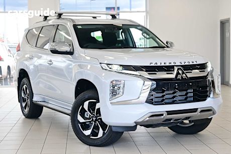 White 2024 Mitsubishi Pajero Sport SUV GLS 4X4