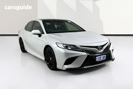 White 2020 Toyota Camry Sedan Sl