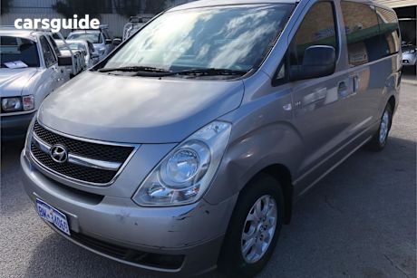 Silver 2011 Hyundai Imax Wagon