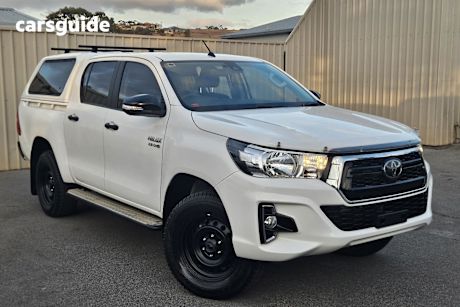 White 2020 Toyota Hilux Ute Tray SR 4X4