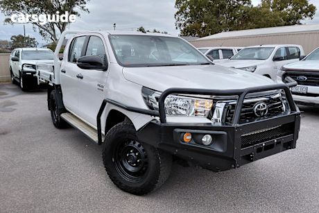 White 2020 Toyota Hilux Ute Tray SR 4X4