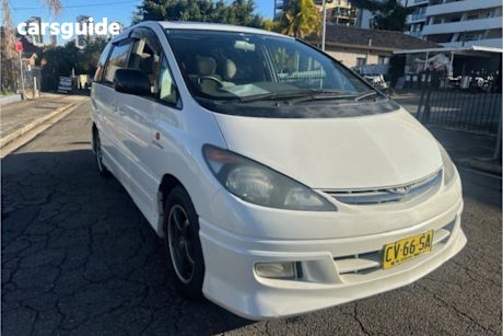 White 2003 Toyota Estima SUV