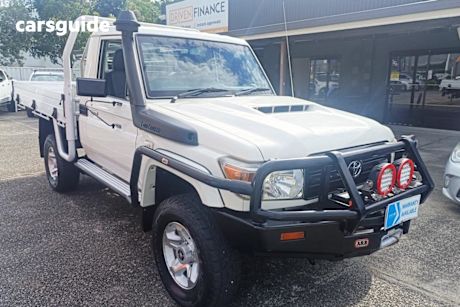 White 2018 Toyota Landcruiser Cab Chassis Gx (4X4)