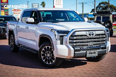 White 2023 Toyota Tundra Dual Cab Pick-up Limited