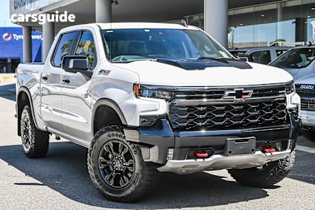 White 2024 Chevrolet Silverado Crew Cab Pickup 1500 Zr2