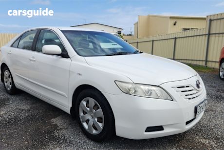 White 2007 Toyota Camry Sedan Altise