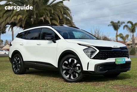 White 2024 Kia Sportage SUV GT-LINE 4WD