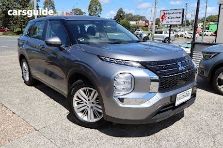 Grey 2023 Mitsubishi Outlander SUV ES F