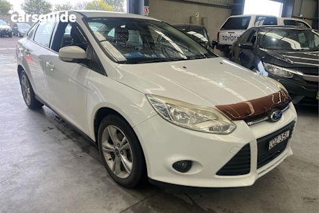 White 2013 Ford Focus Sedan TREND F