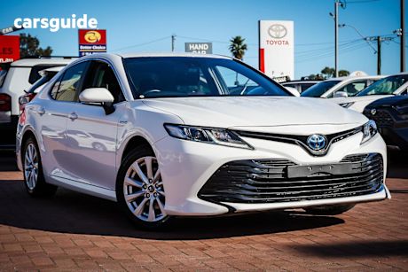 White 2019 Toyota Camry Sedan Ascent (Hybrid)