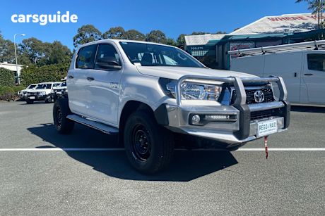 White 2018 Toyota Hilux Dual Cab Chassis Sr (4X4)