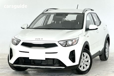 White 2024 Kia Stonic SUV S F