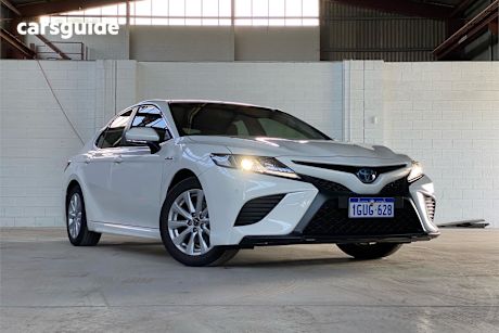 White 2019 Toyota Camry Sedan Ascent Sport (Hybrid)