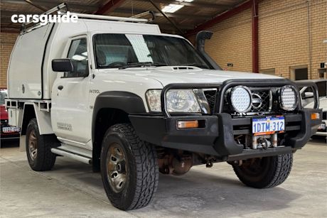 White 2011 Nissan Patrol Leaf Cab Chassis Dx (4X4)