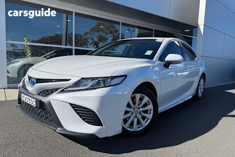White 2020 Toyota Camry Sedan ASCENT SPORT F