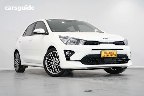 White 2021 Kia RIO Hatch SPORT F