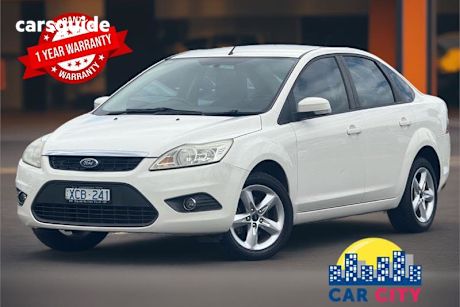 White 2009 Ford Focus Sedan Lx