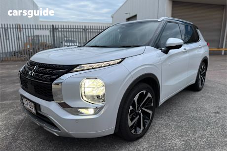 White 2022 Mitsubishi Outlander SUV EXCEED TOURER 4X4