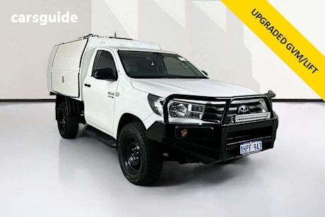 White 2022 Toyota Hilux Cab Chassis Sr (4X4)