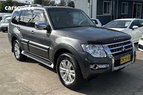 Grey 2015 Mitsubishi Pajero Wagon Exceed Lwb (4X4)