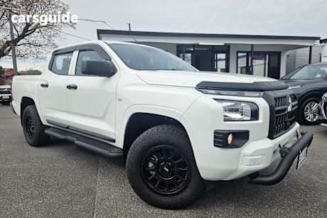 White 2024 Mitsubishi Triton Double Cab Pick Up Glx (4X4)