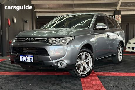Silver 2013 Mitsubishi Outlander SUV ASPIRE 4X4