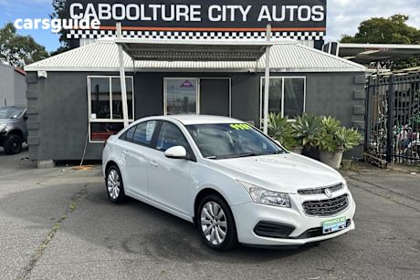 White 2015 Holden Cruze Sedan Equipe