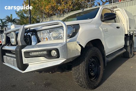 White 2018 Toyota Hilux Ute Tray SR 4X4