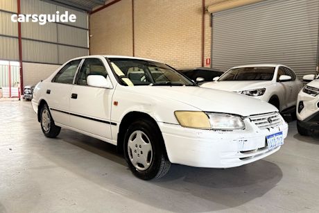 White 1998 Toyota Camry Sedan CS-X SXV20R