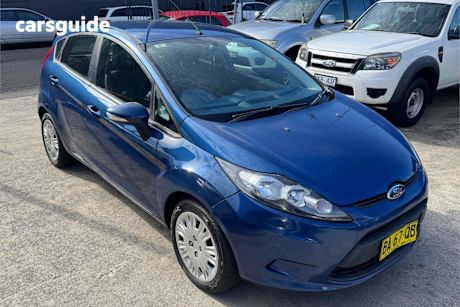 Blue 2009 Ford Fiesta Hatchback Cl