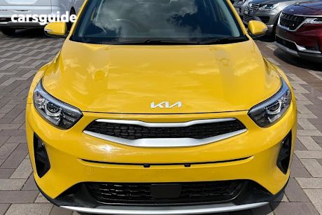 Yellow 2023 Kia Stonic Wagon Sport