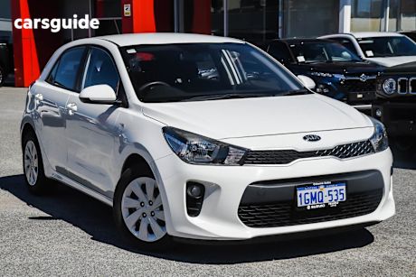 White 2018 Kia RIO Hatch S F