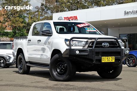 White 2020 Toyota Hilux Ute Tray SR 4X4