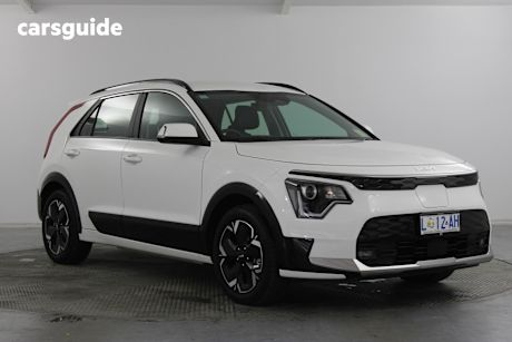 White 2024 Kia Niro Wagon Ev S