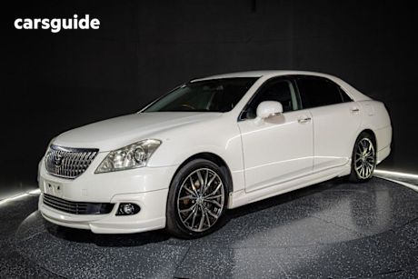 White 2010 Toyota Crown Sedan MAJESTA C TYPE 4DR SEDAN 8SP AUTO 4.6I